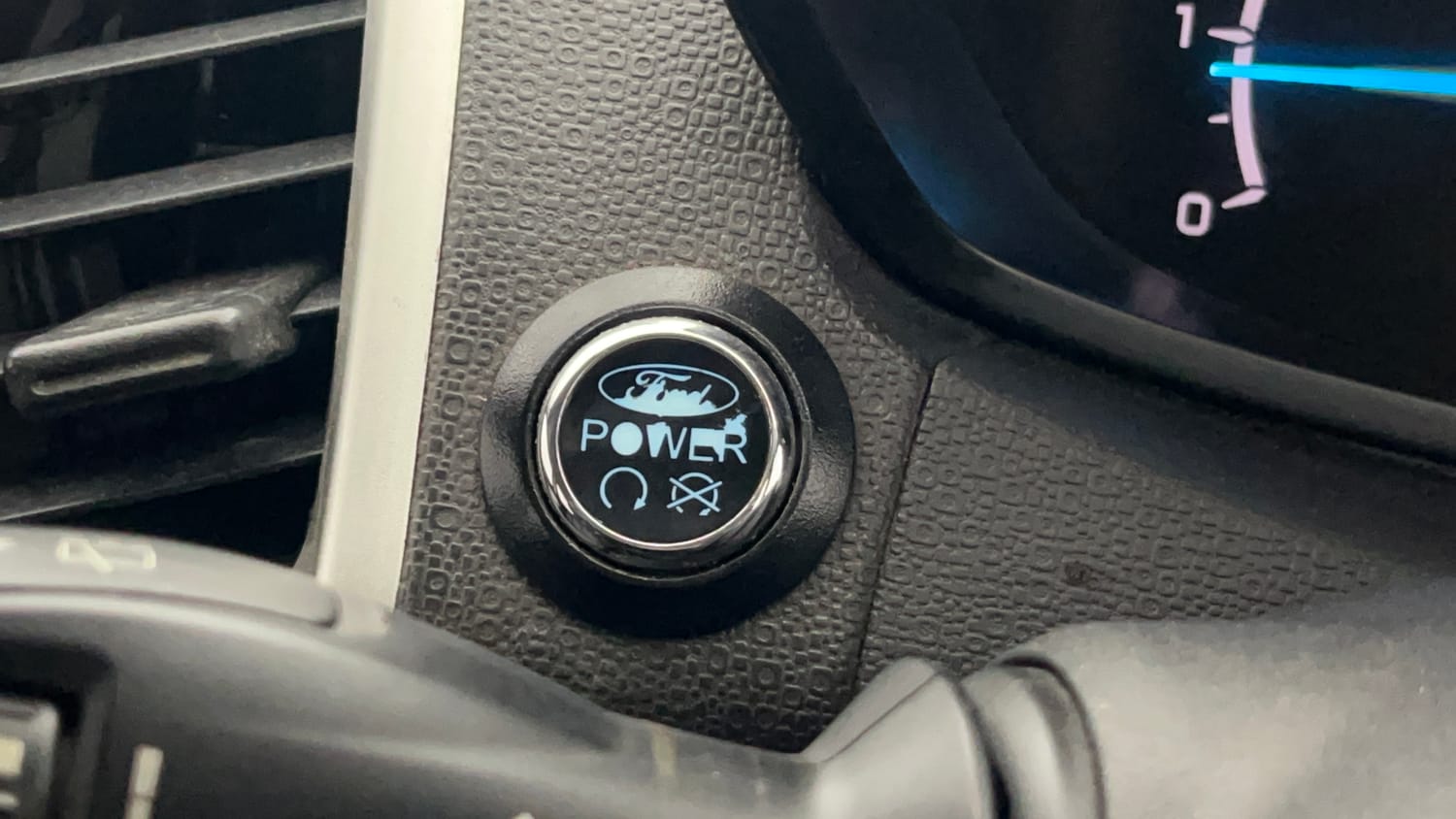 Used 2017 Ford EcoSport Titanium 1.5L Ti-VCT AT Petrol Automatic top_features Keyless start