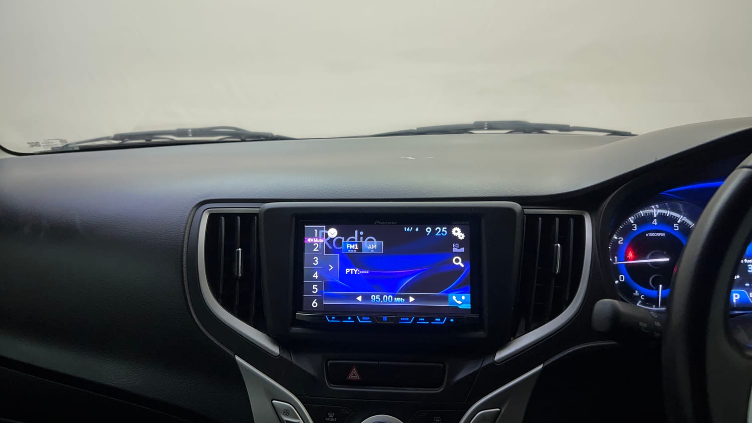 Used 2016 Maruti Suzuki Baleno Zeta 1.2 AT Petrol Automatic top_features Integrated (in-dash) music system