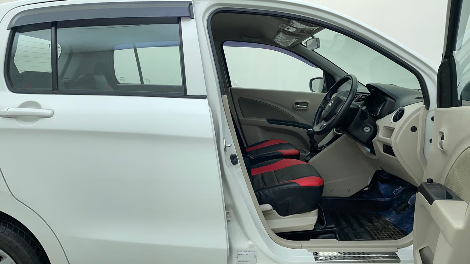 Used 2018 Maruti Suzuki Celerio ZXi Petrol Manual interior RIGHT SIDE FRONT DOOR CABIN VIEW
