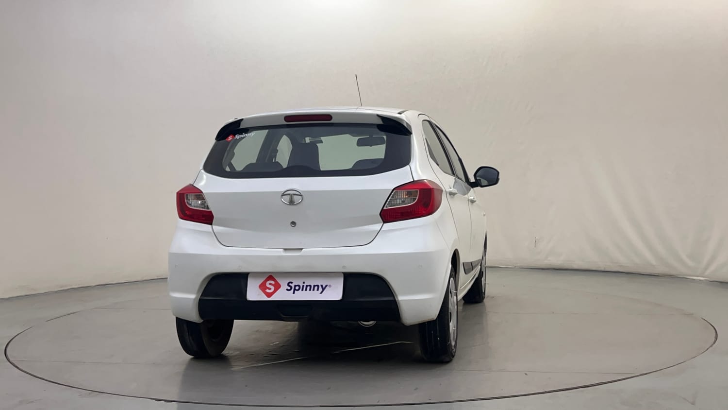 Used 2016 Tata Tiago Revotron XT Petrol Manual exterior RIGHT REAR CORNER VIEW