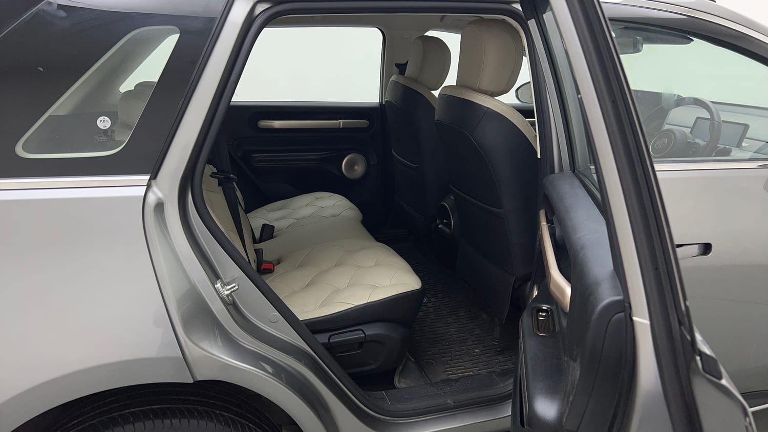 Used 2025 MG Motors Windsor EV Essence Pro Electric Automatic interior RIGHT SIDE REAR DOOR CABIN VIEW