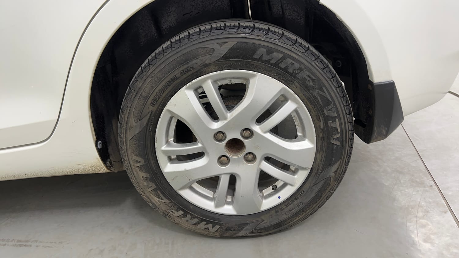 Used 2012 Maruti Suzuki Swift Dzire ZXI Petrol Manual tyres LEFT REAR TYRE RIM VIEW
