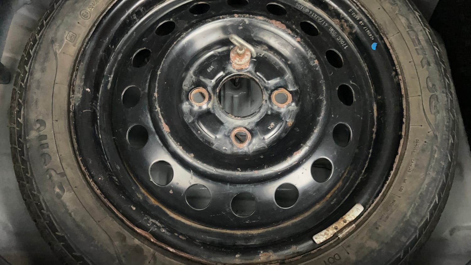 Used 2013 Maruti Suzuki Wagon R VXI Petrol Manual tyres SPARE TYRE VIEW