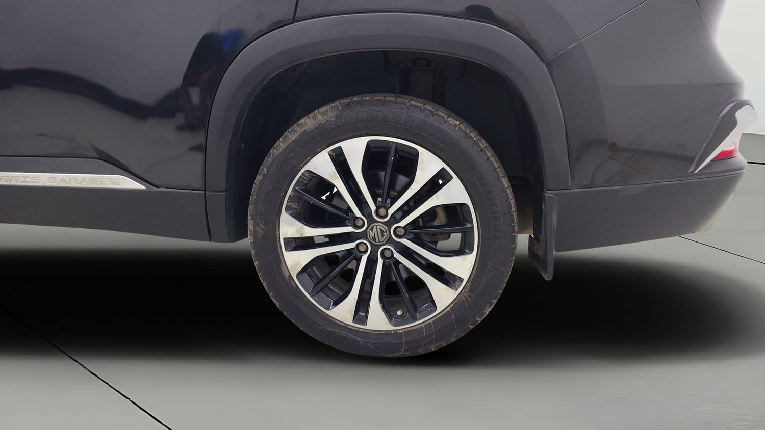 Used 2021 MG Motors Hector Plus Sharp 1.5 Petrol Turbo DCT 6-STR Petrol Automatic tyres LEFT REAR TYRE RIM VIEW
