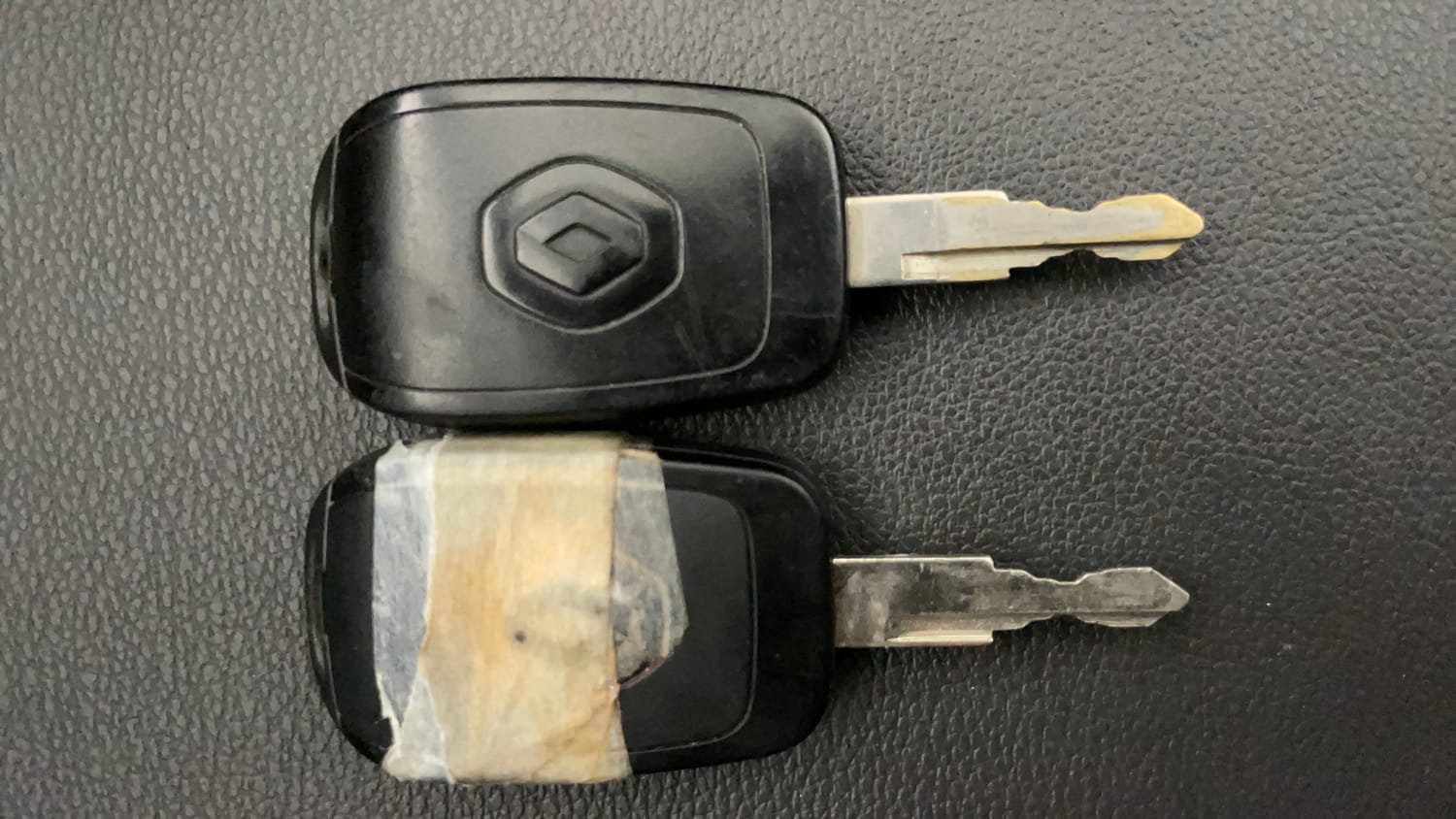 Used 2016 Renault Kwid RXT Petrol Manual extra CAR KEY VIEW