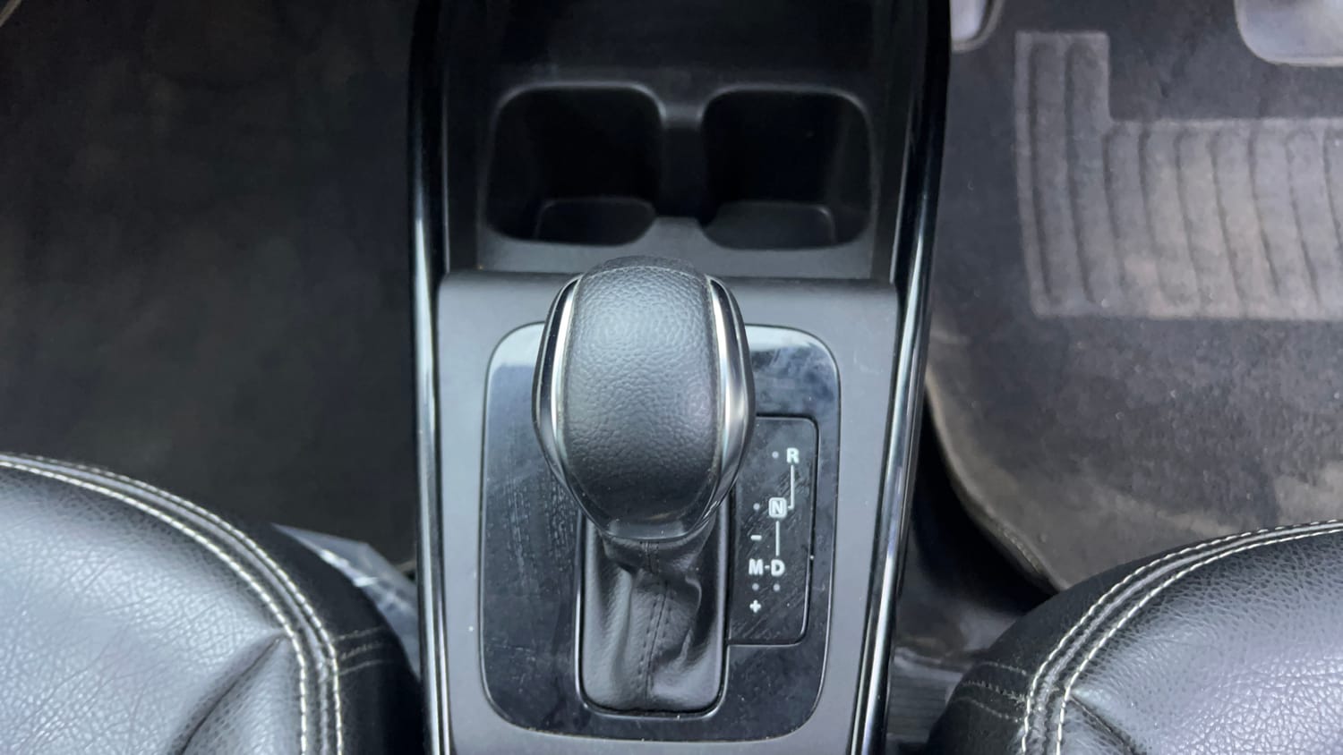 Used 2024 Toyota Glanza G AMT Petrol Automatic interior GEAR  KNOB VIEW