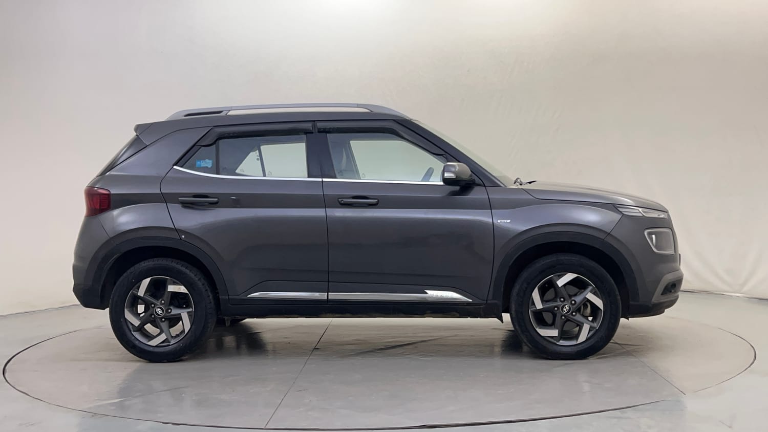 Used 2021 Hyundai Venue SX 1.0 Turbo iMT Petrol Manual exterior RIGHT SIDE VIEW