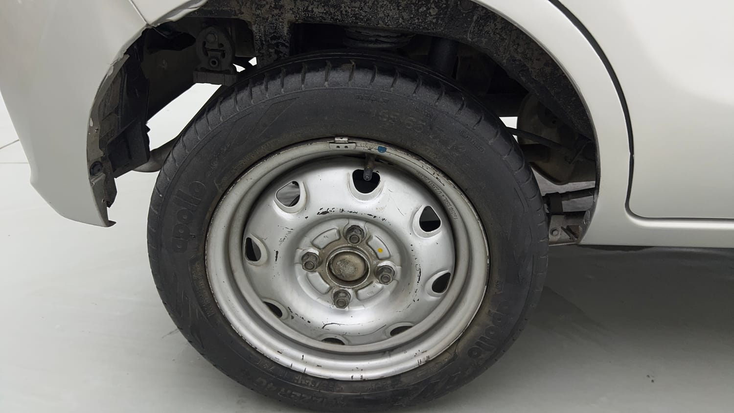 Used 2016 Maruti Suzuki Alto K10 LXi Petrol Manual tyres RIGHT REAR TYRE RIM VIEW