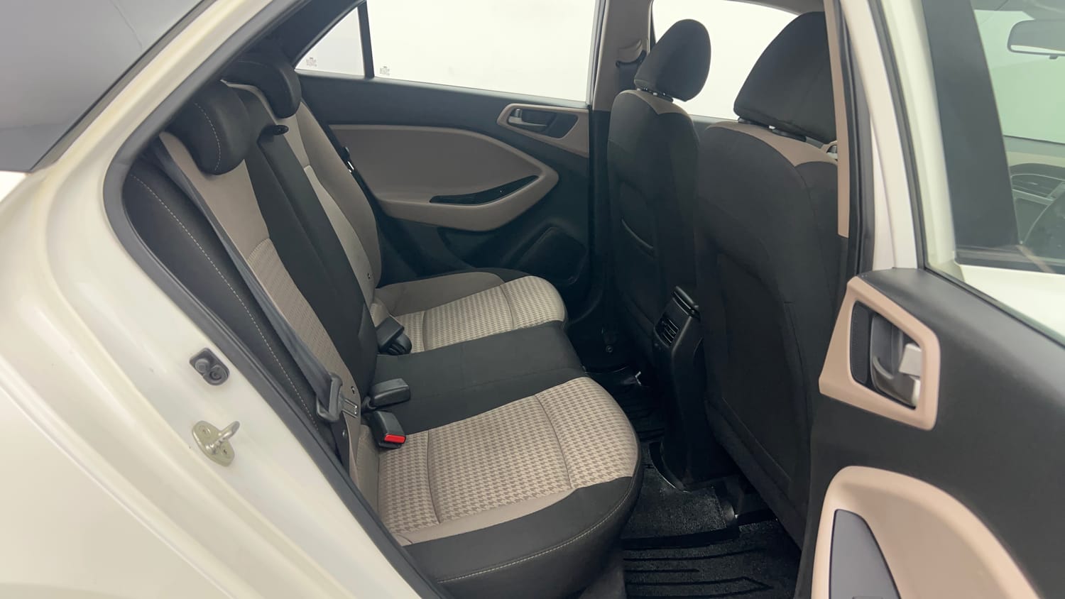 Used 2018 Hyundai Elite i20 Asta 1.2 (O) Petrol Manual interior RIGHT SIDE REAR DOOR CABIN VIEW