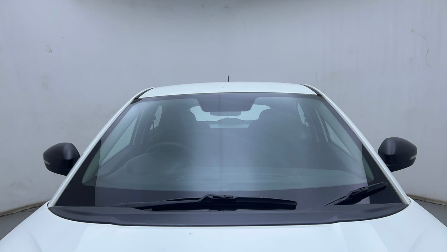Used 2018 Tata Nexon XM Petrol Manual exterior FRONT WINDSHIELD VIEW