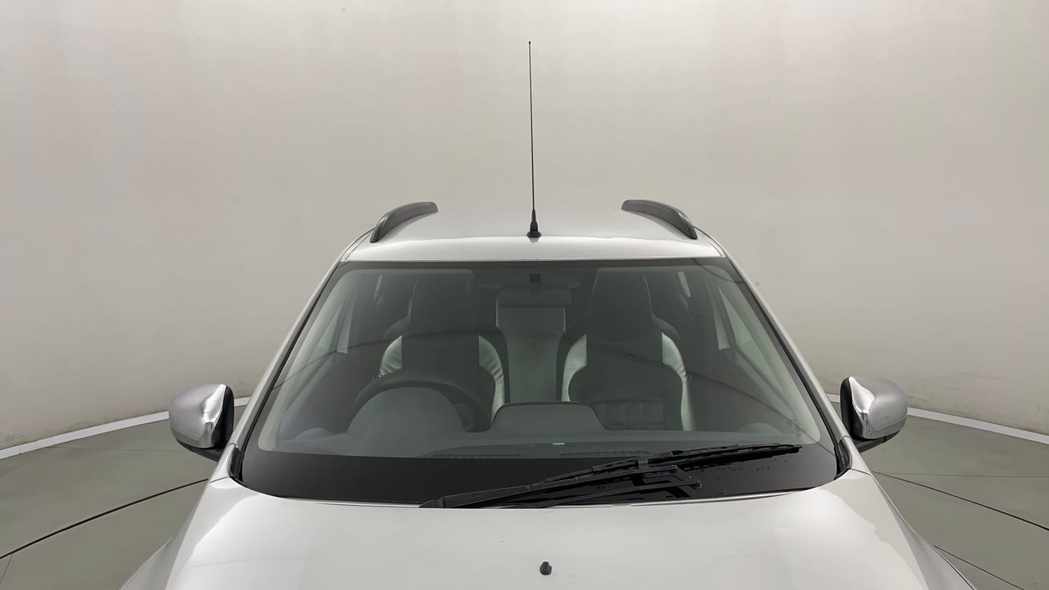 Used 2016 Renault Kwid RXT Petrol Manual exterior FRONT WINDSHIELD VIEW