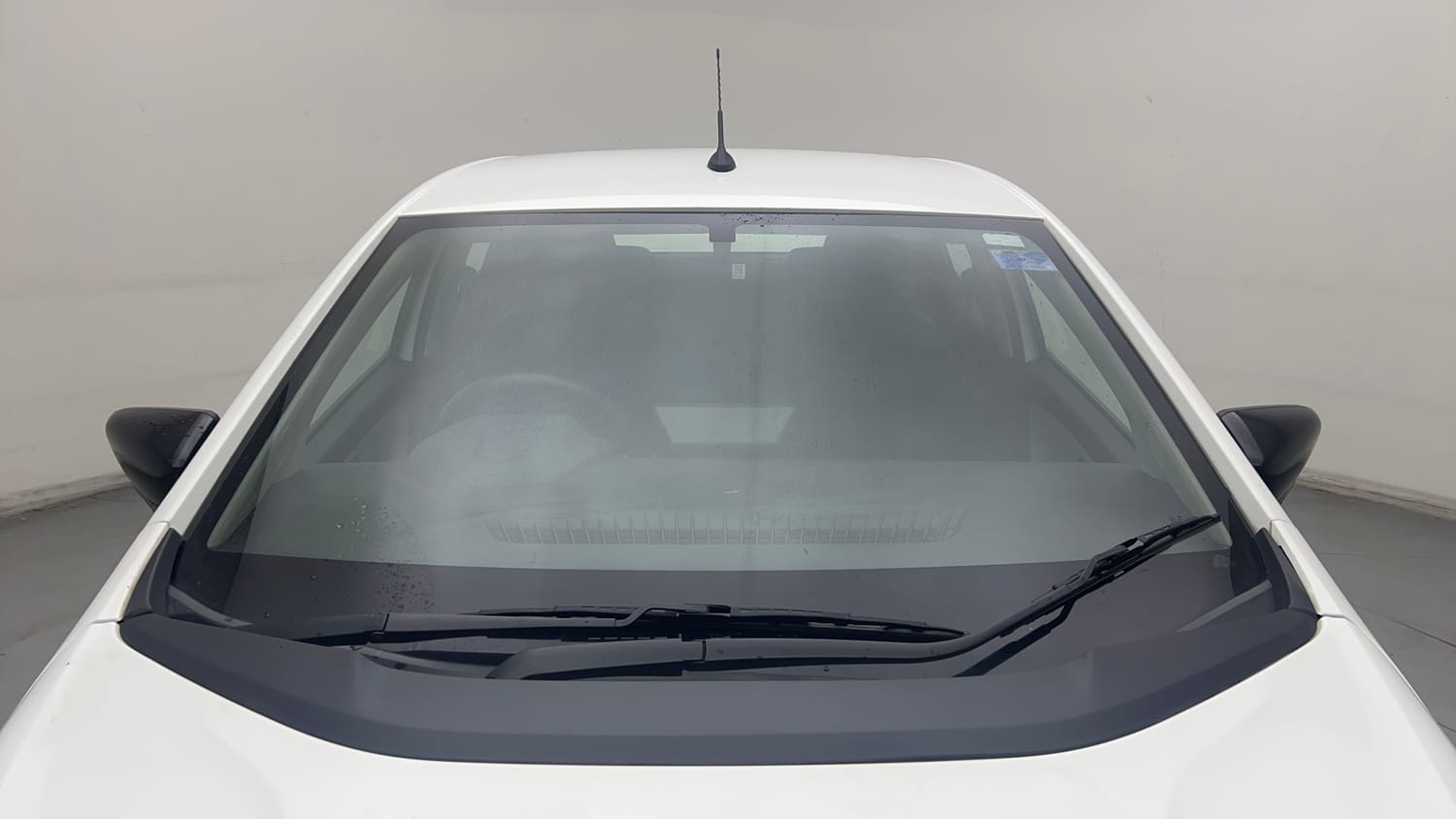 Used 2023 Tata Altroz XM Petrol Petrol Manual exterior FRONT WINDSHIELD VIEW