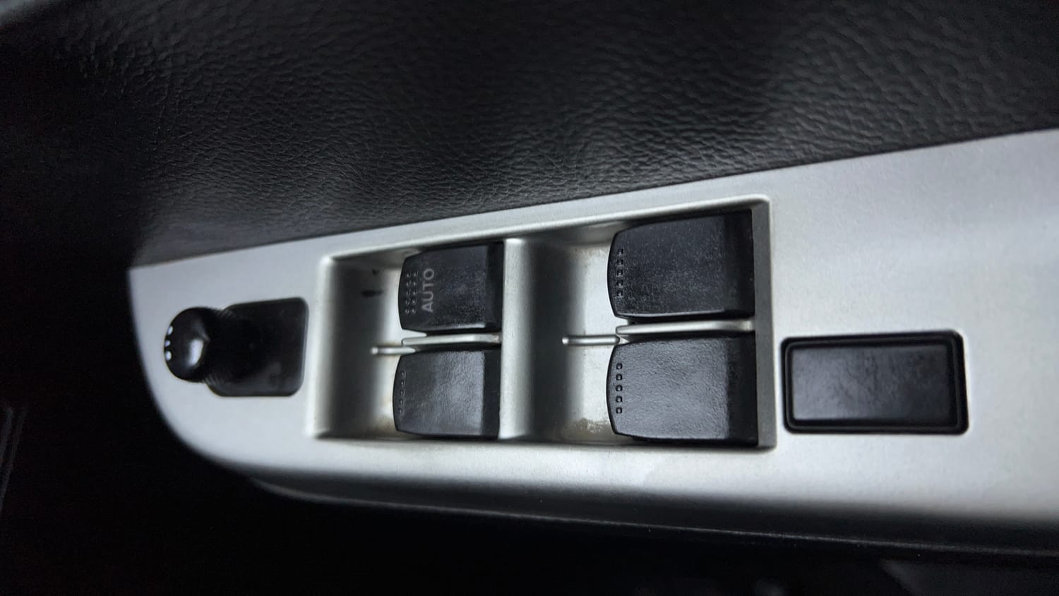 Used 2013 Maruti Suzuki Wagon R VXI Petrol Manual top_features Power windows