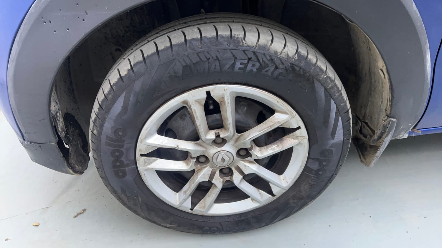 Used 2021 Renault Triber RXT Petrol Manual tyres LEFT FRONT TYRE RIM VIEW