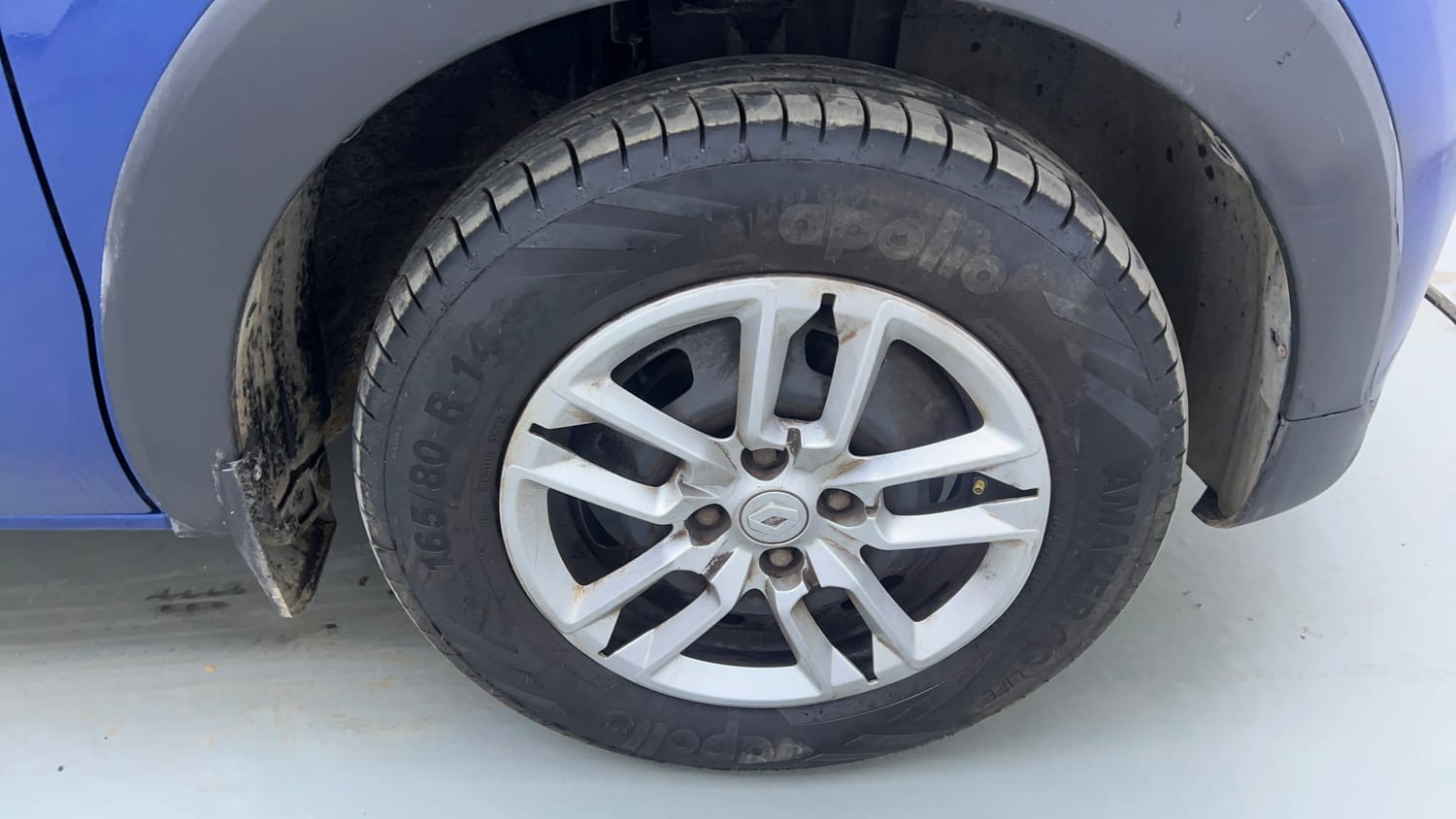 Used 2021 Renault Triber RXT Petrol Manual tyres RIGHT FRONT TYRE RIM VIEW