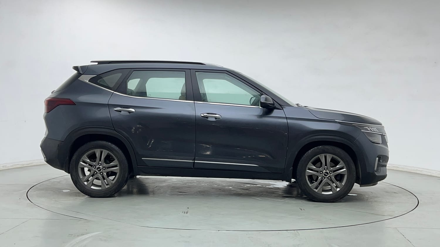 Used 2022 Kia Seltos HTX Plus 1.5 Diesel Diesel Manual exterior RIGHT SIDE VIEW