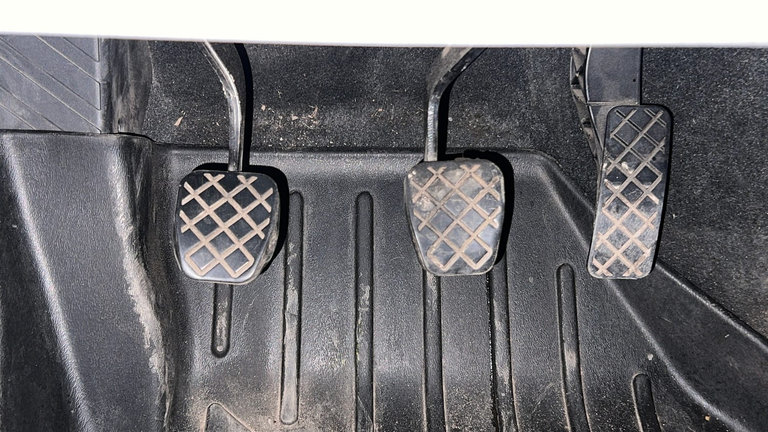 Used 2022 Volkswagen Taigun Topline 1.0 TSI MT Petrol Manual interior PEDALS VIEW