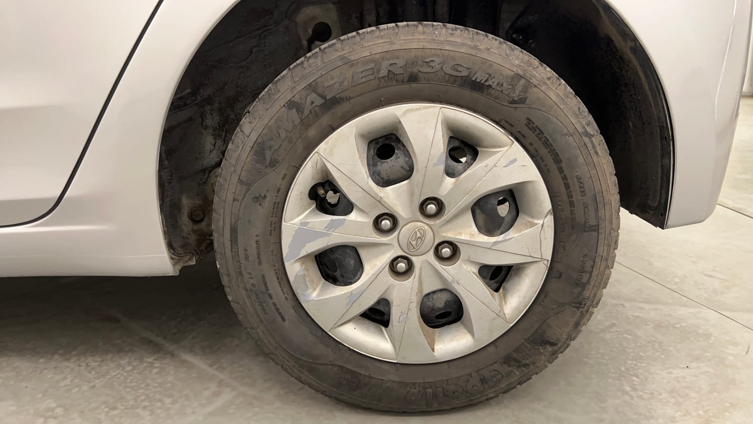 Used 2017 Hyundai Elite i20 Sportz 1.2 Petrol Manual tyres LEFT REAR TYRE RIM VIEW