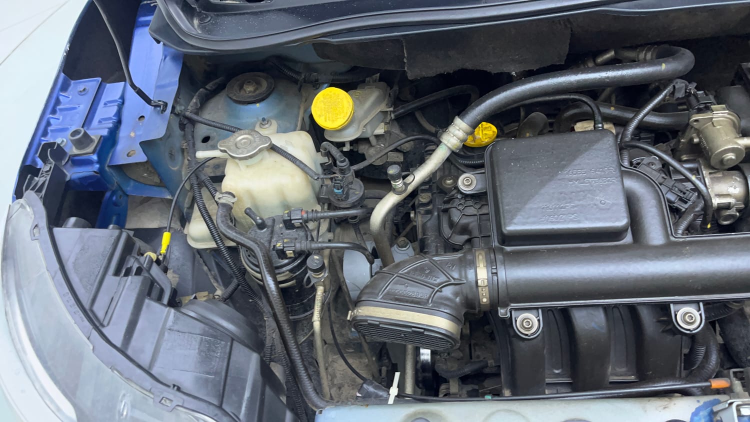Used 2020 Renault Triber RXZ Petrol Manual engine ENGINE RIGHT SIDE VIEW