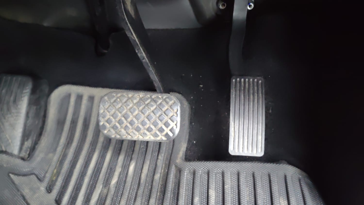 Used 2021 MG Motors Hector Plus Sharp 1.5 Petrol Turbo DCT 6-STR Petrol Automatic interior PEDALS VIEW