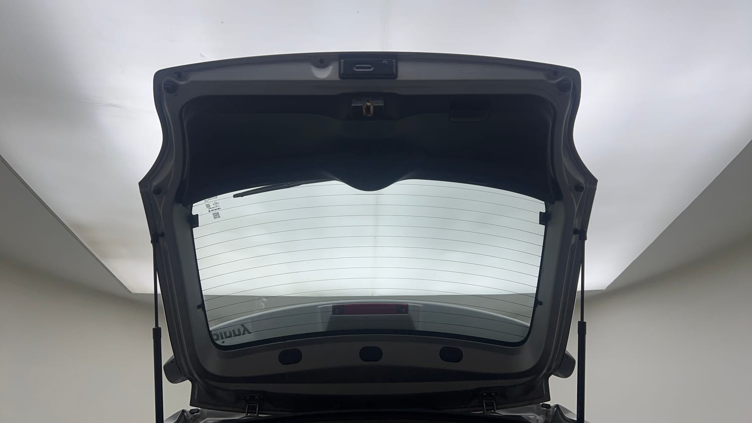 Used 2019 Maruti Suzuki Baleno Alpha Petrol Manual interior DICKY DOOR OPEN VIEW
