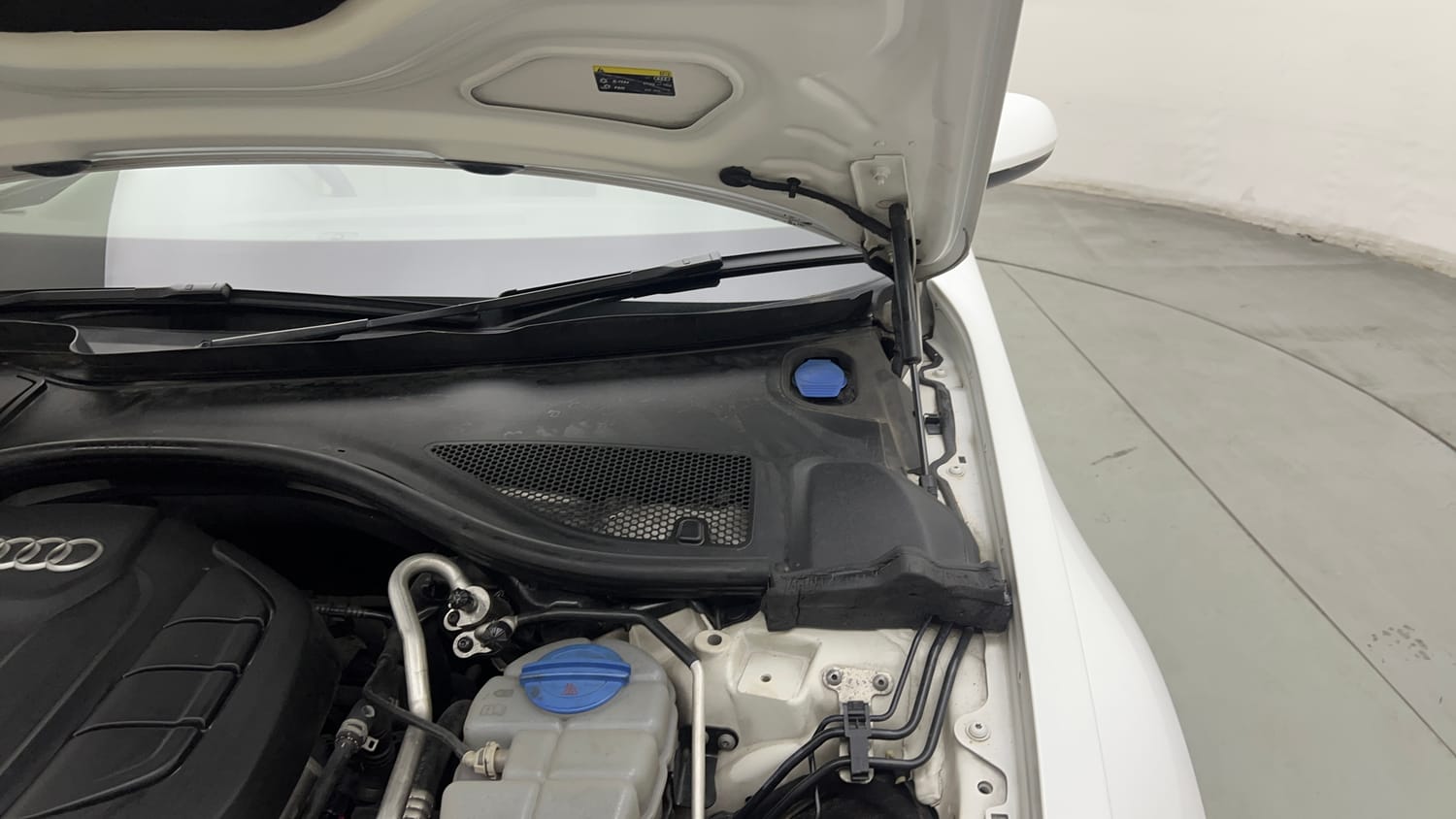 Used 2017 audi A6 35 TFSI S Line Matrix Petrol Automatic engine ENGINE LEFT SIDE HINGE & APRON VIEW
