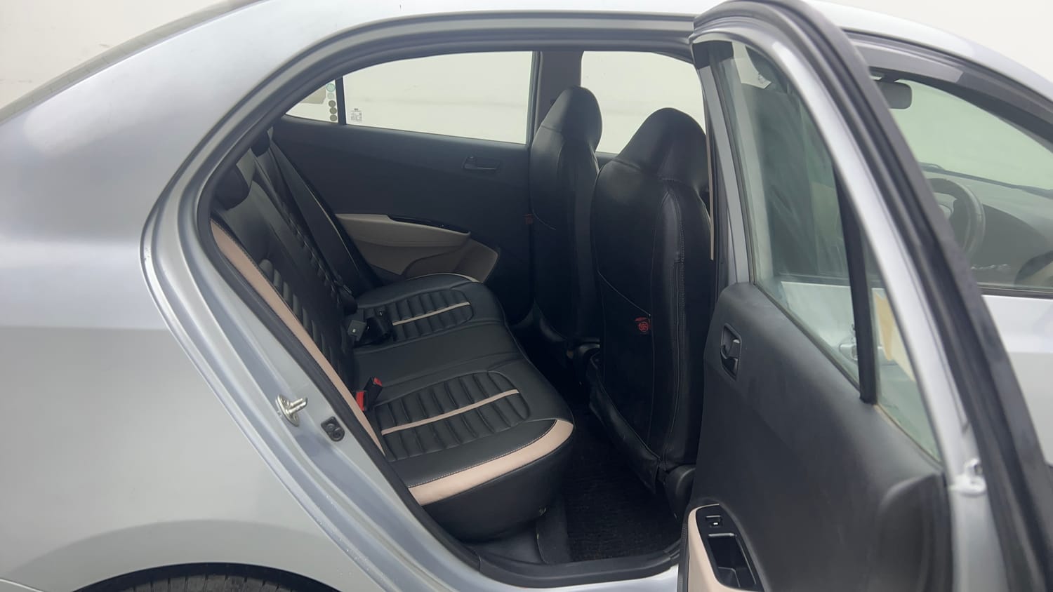 Used 2020 Hyundai Xcent S Petrol+cng(outside fitted) Cng Manual interior RIGHT SIDE REAR DOOR CABIN VIEW