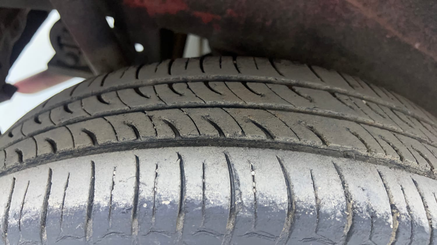 Used 2016 Maruti Suzuki Wagon R 1.0 VXI AMT Petrol Automatic tyres RIGHT REAR TYRE TREAD VIEW