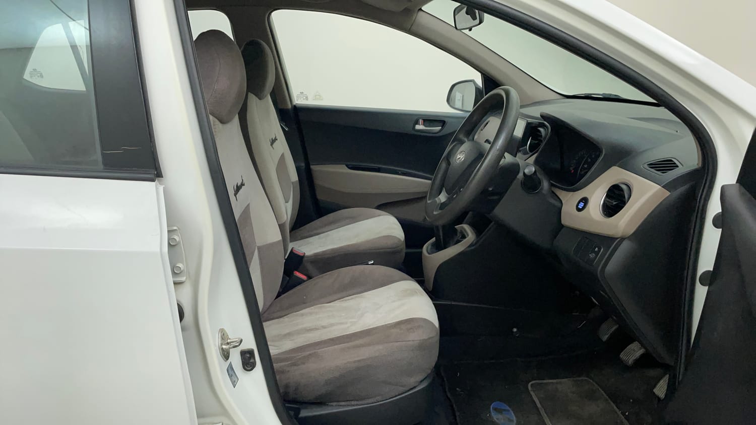 Used 2014 Hyundai Grand i10 Sportz 1.2 Kappa VTVT Petrol Manual interior RIGHT SIDE FRONT DOOR CABIN VIEW