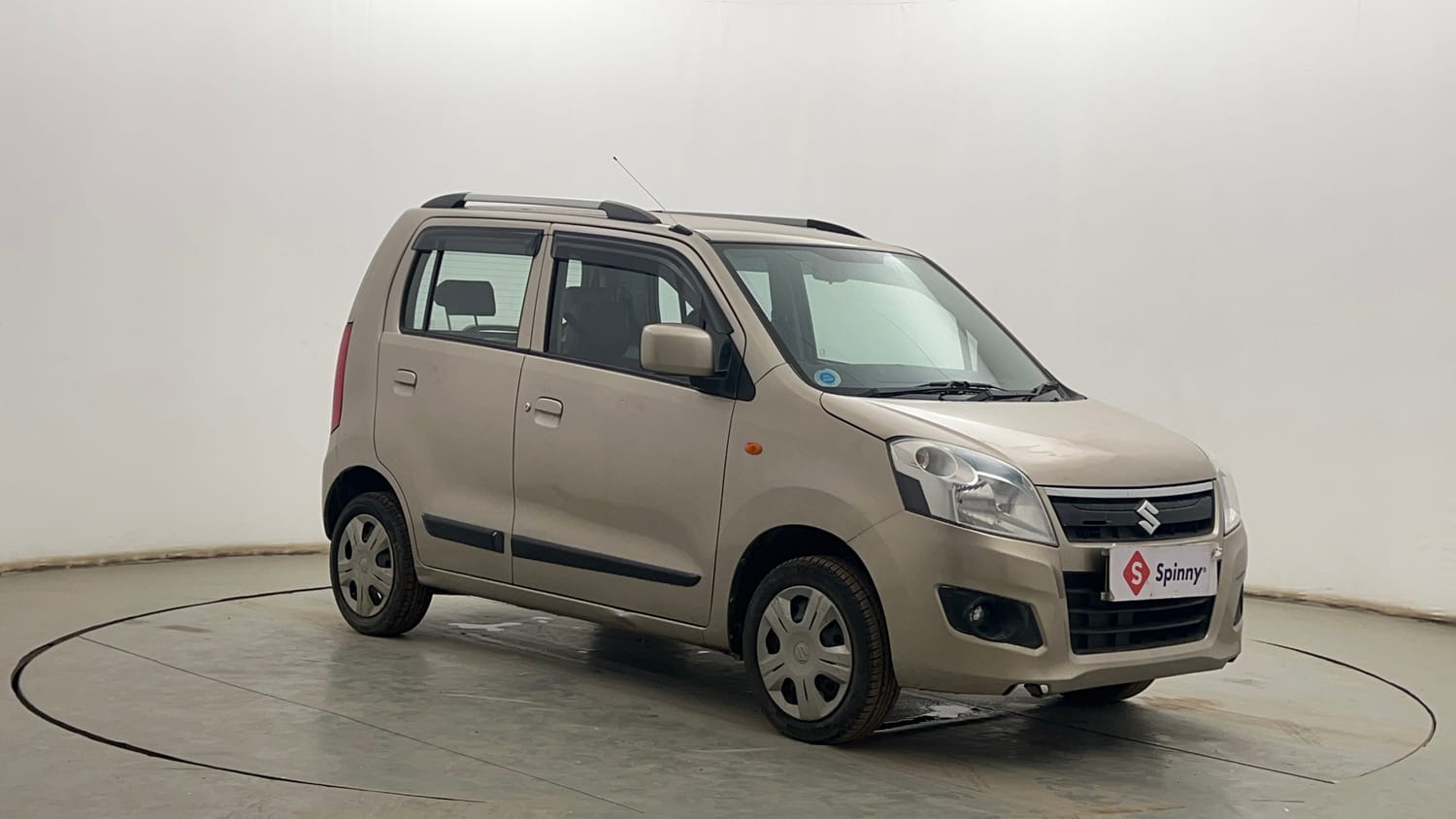 Used 2013 Maruti Suzuki Wagon R VXI Petrol Manual exterior RIGHT FRONT CORNER VIEW