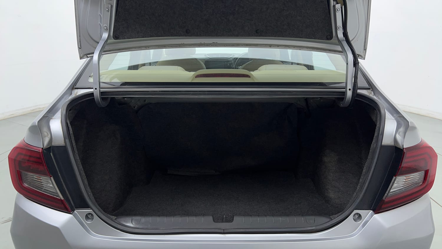 Used 2022 Honda Amaze VX CVT 1.2 Petrol Petrol Automatic interior DICKY INSIDE VIEW