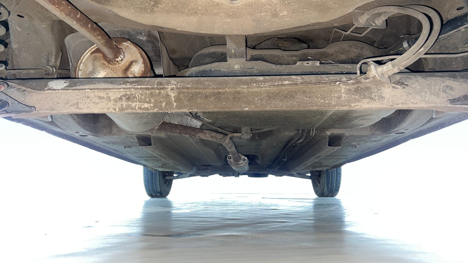 Used 2018 Renault Kwid 1.0 RXT Petrol Manual extra REAR UNDERBODY VIEW (TAKEN FROM REAR)