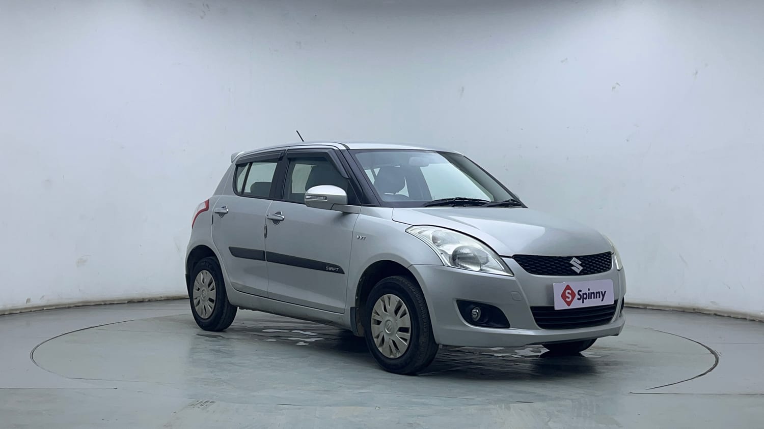 Used 2013 Maruti Suzuki Swift VXi Petrol Manual exterior RIGHT FRONT CORNER VIEW