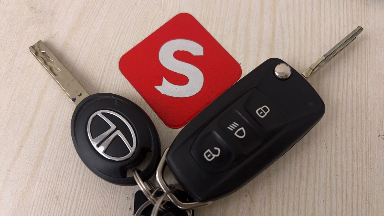Used 2019 Tata Tiago Revotron XZ Plus Petrol Manual extra CAR KEY VIEW