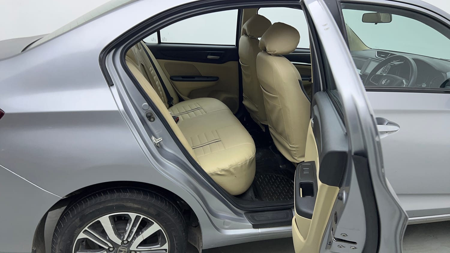 Used 2022 Honda Amaze VX CVT 1.2 Petrol Petrol Automatic interior RIGHT SIDE REAR DOOR CABIN VIEW
