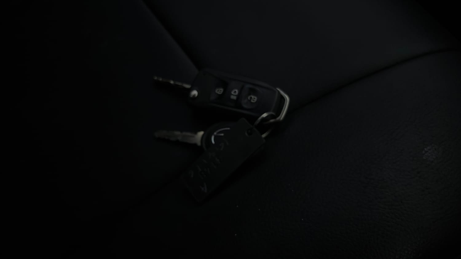 Used 2016 Tata Tiago Revotron XT Petrol Manual extra CAR KEY VIEW