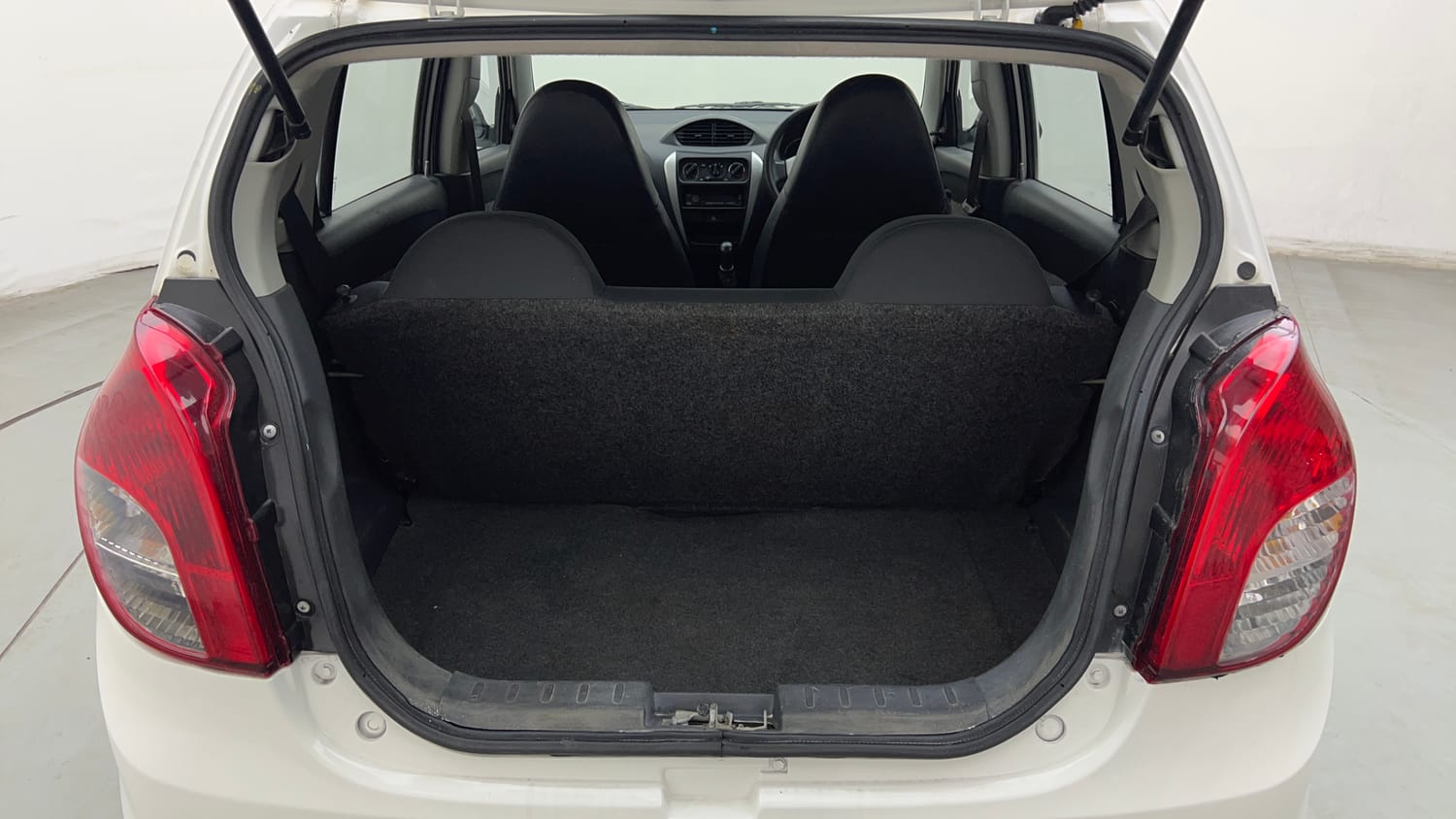 Used 2018 Maruti Suzuki Alto 800 LXi Petrol Manual interior DICKY INSIDE VIEW