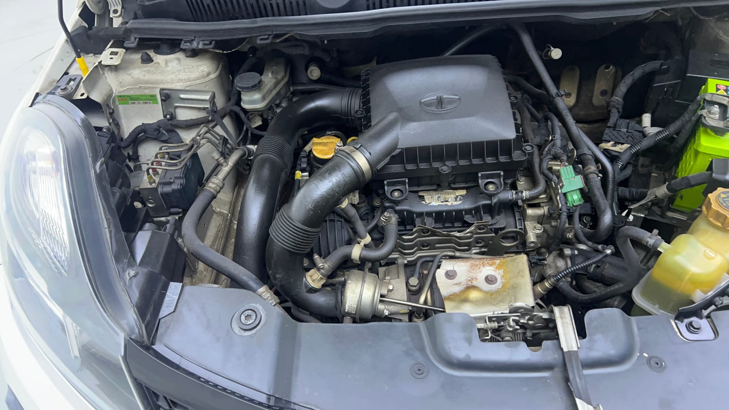 Used 2018 Tata Nexon XM Petrol Manual engine ENGINE RIGHT SIDE VIEW