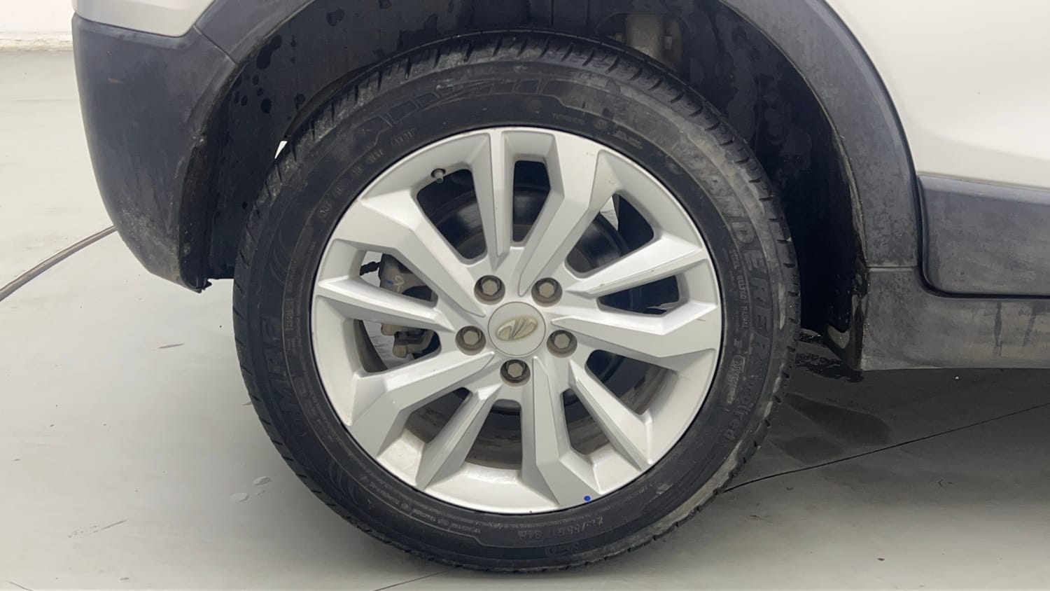 Used 2022 Mahindra XUV 300 W8 1.5 Diesel Diesel Manual tyres RIGHT REAR TYRE RIM VIEW
