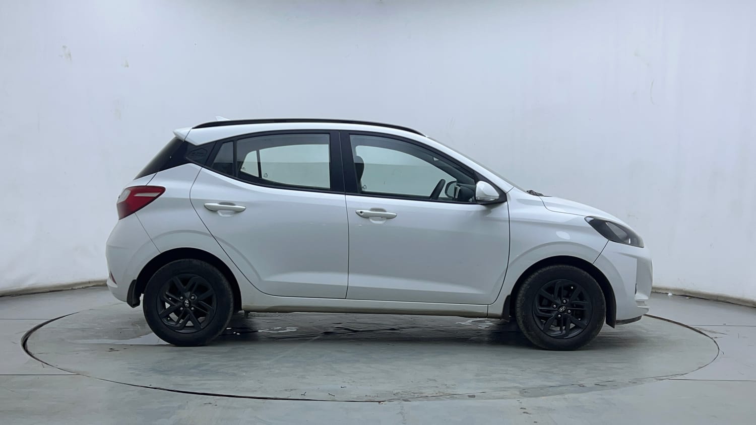 Used 2022 Hyundai Grand i10 Nios Sportz U2 1.2 CRDi Diesel Manual exterior RIGHT SIDE VIEW