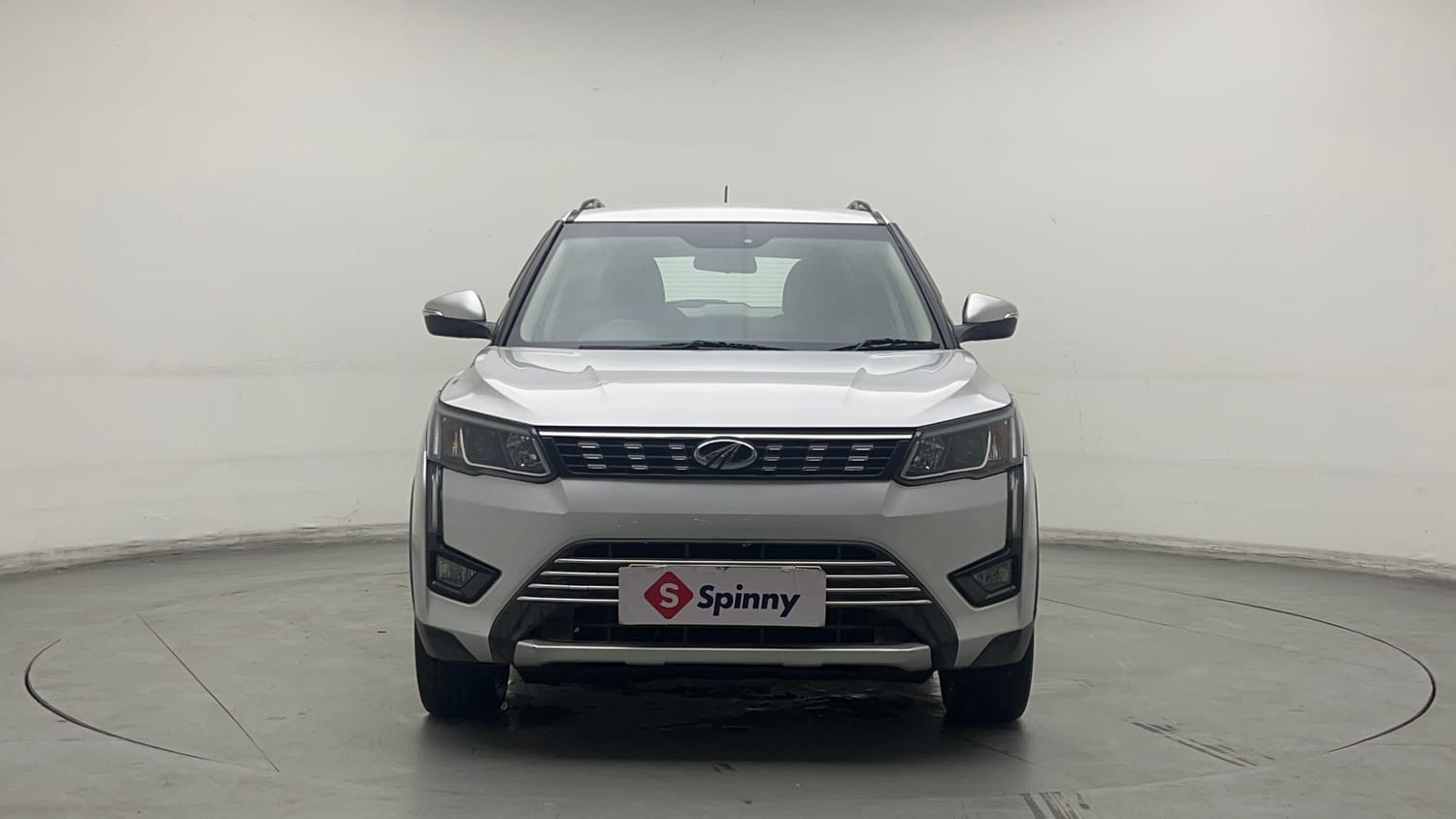 Used 2022 Mahindra XUV 300 W8 1.5 Diesel Diesel Manual exterior FRONT VIEW