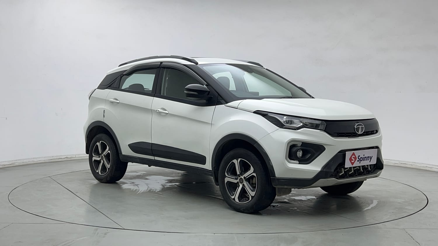 Used 2022 Tata Nexon XZ Plus (HS) Petrol Manual exterior RIGHT FRONT CORNER VIEW