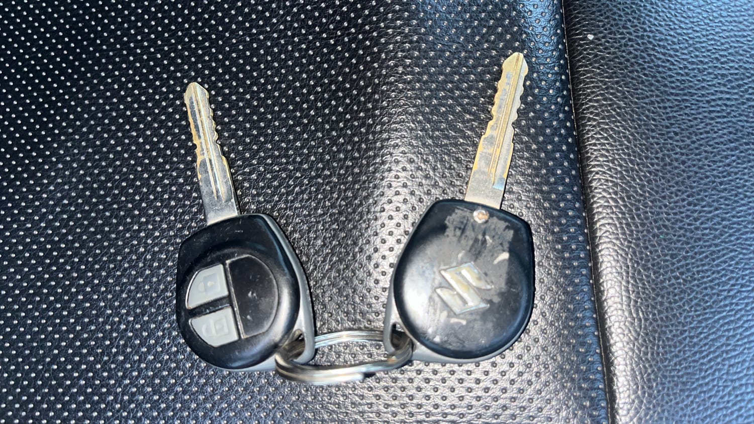 Used 2013 Maruti Suzuki Swift VXi Petrol Manual extra CAR KEY VIEW