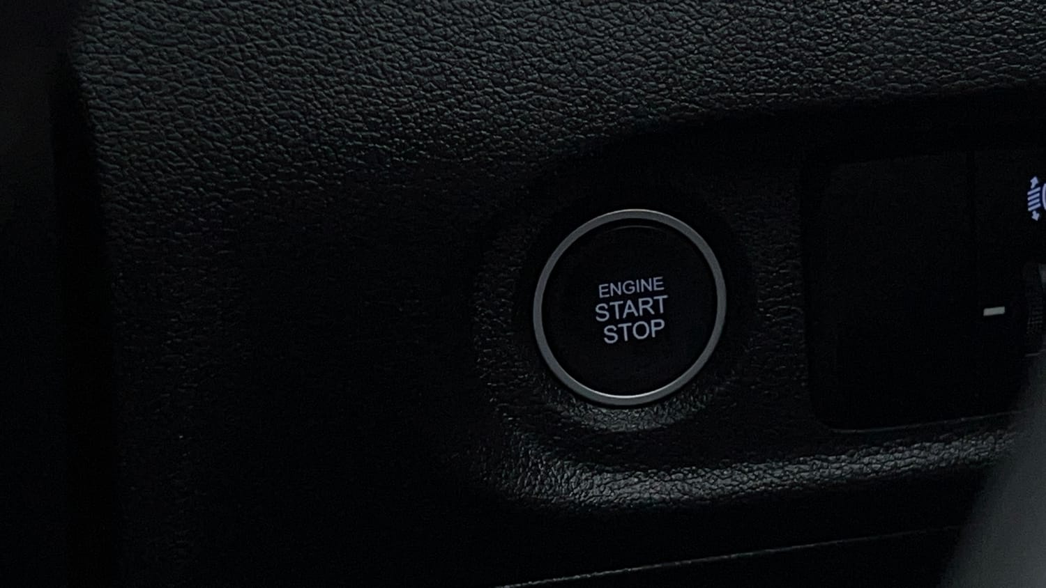 Used 2021 Hyundai Creta S 1.5 Petrol Petrol Manual top_features Keyless start