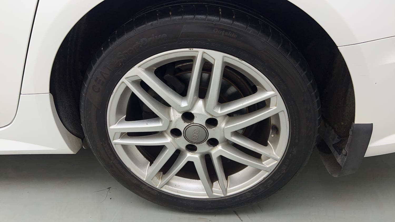 Used 2017 audi A6 35 TFSI S Line Matrix Petrol Automatic tyres LEFT REAR TYRE RIM VIEW