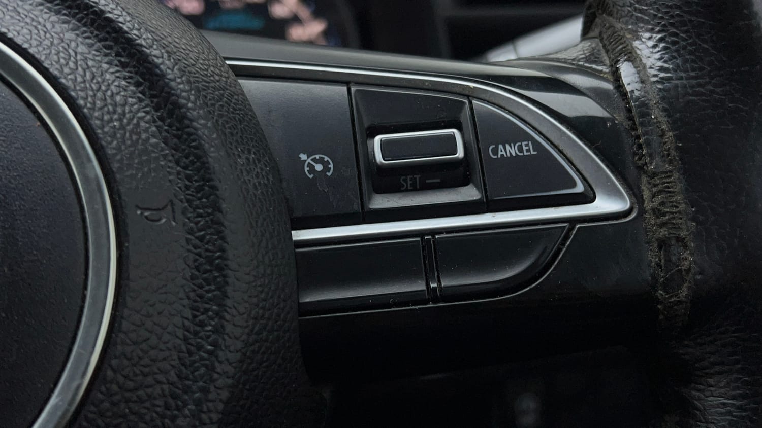 Used 2020 Maruti Suzuki XL6 Zeta MT Petrol Petrol Manual top_features Cruise control