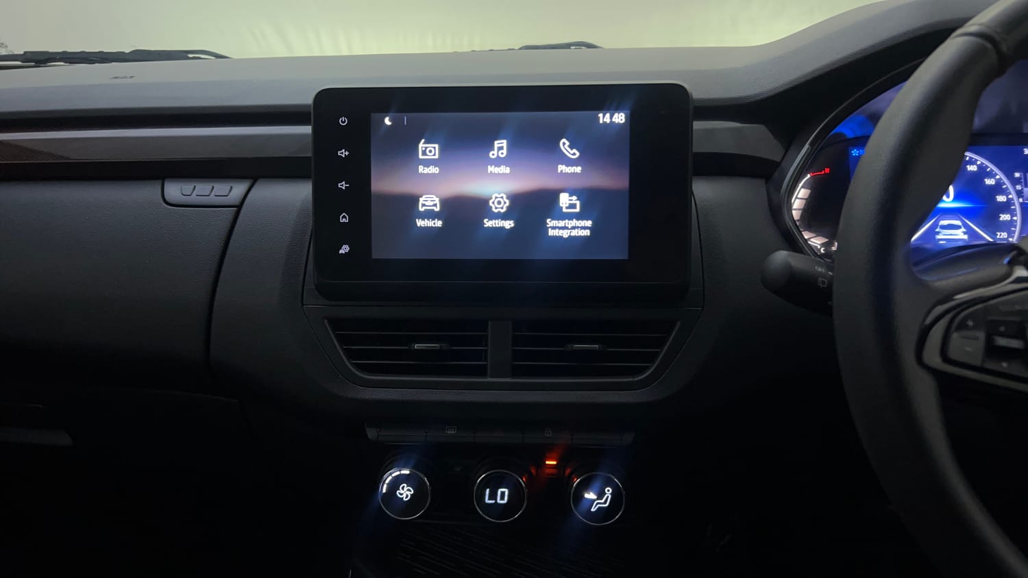 Used 2022 Renault Kiger RXZ 1.0 Turbo MT Petrol Manual top_features Touch screen infotainment system