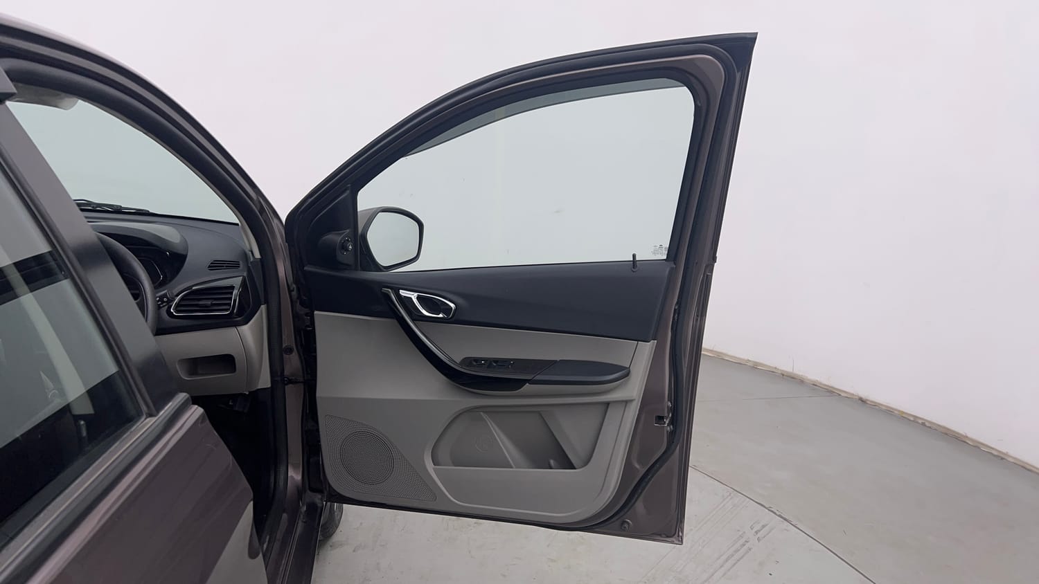 Used 2019 Tata Tiago Revotron XZ Plus Petrol Manual interior RIGHT FRONT DOOR OPEN VIEW