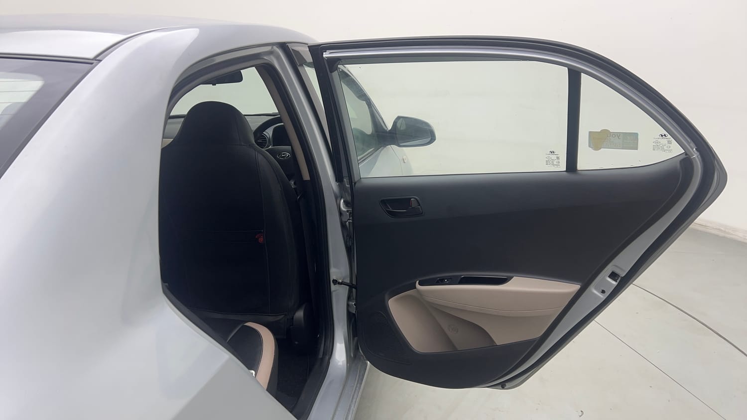 Used 2020 Hyundai Xcent S Petrol+cng(outside fitted) Cng Manual interior RIGHT REAR DOOR OPEN VIEW