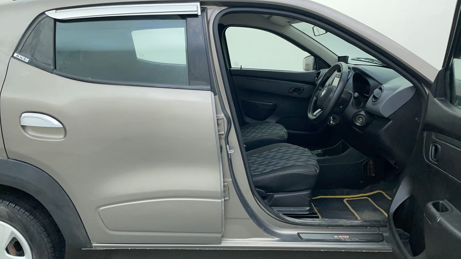 Used 2018 Renault Kwid 1.0 RXT AMT Opt Petrol Automatic interior RIGHT SIDE FRONT DOOR CABIN VIEW